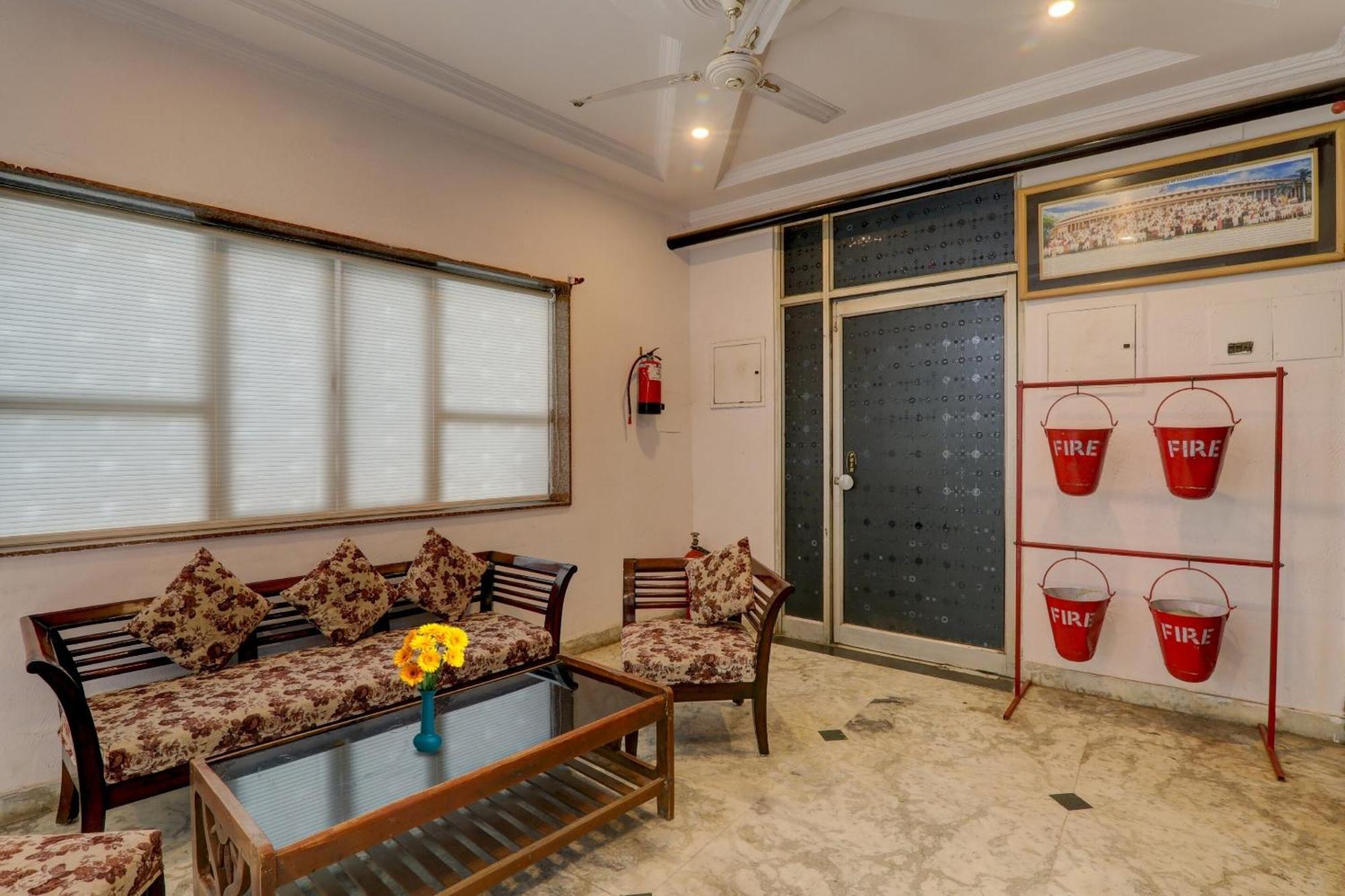Collection O Premier Near Hazratganj 호텔 러크나우 외부 사진